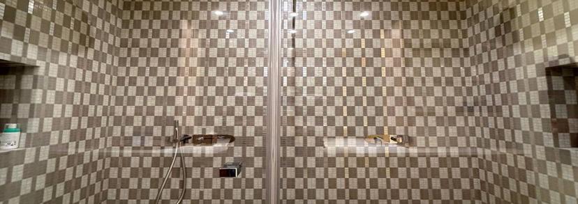 Роскошная ванная комната в стиле эксклюзивной классики